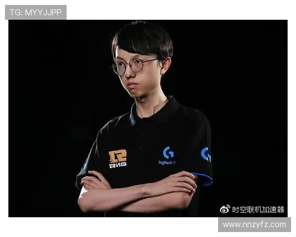 V5战队协同作战解析与策略探讨助力英雄联盟赛场表现提升