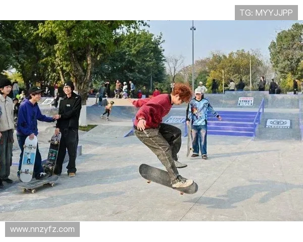 重庆滑板队勇夺滑板耐力排行榜第三名展现实力与拼搏精神