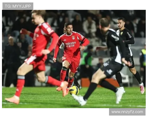 圣塔克拉迎战本菲卡争夺葡超积分榜重要位置的激烈对决 圣塔克拉迎战本菲卡争夺葡超积分榜重要位置的激烈对决