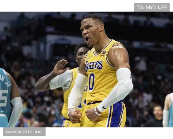 威少与莫兰特的对决谁能在赛场上更胜一筹引发球迷热议