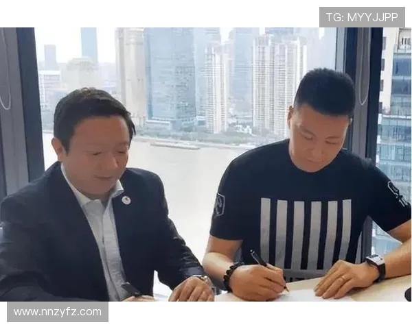 李根：从篮球新星到职业生涯的传奇之路探索与成长的背后故事